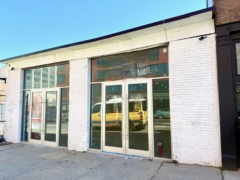 148 Flushing Ave, Brooklyn, NY for lease - Building Photo - Image 1 of 10