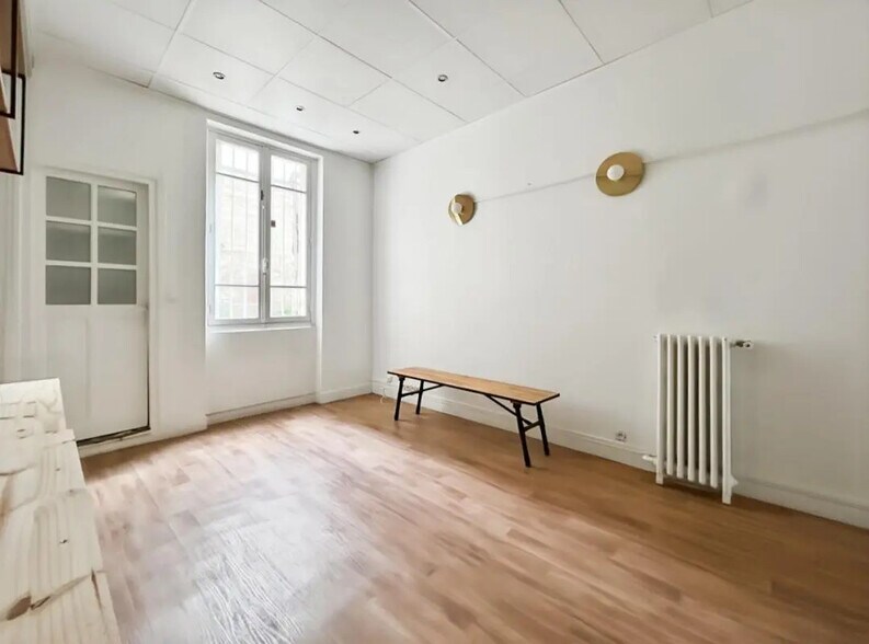 Office in Paris for lease - Building Photo - Image 3 of 7