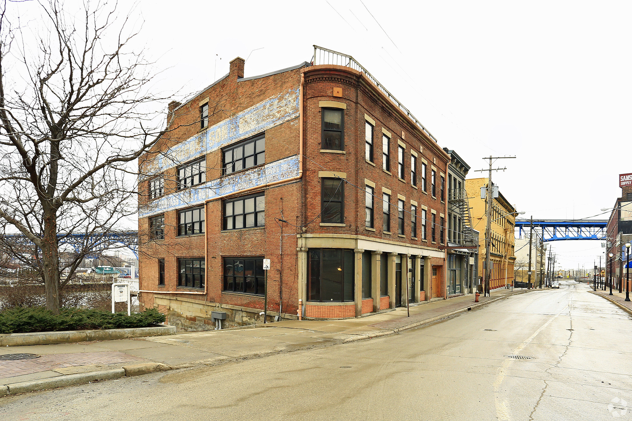 1330 Old River Rd, Cleveland, OH for sale Primary Photo- Image 1 of 1