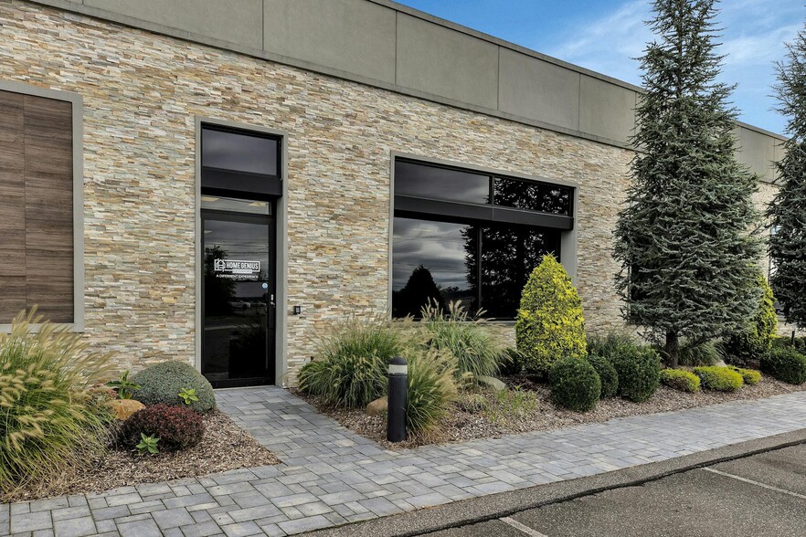 100 Adams Blvd, Farmingdale, NY for lease - Building Photo - Image 3 of 35