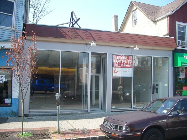 293 Smith St, Perth Amboy, NJ 08861