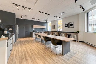 50 Rue Saint-Charles O, Longueuil, QC for lease Interior Photo- Image 1 of 41