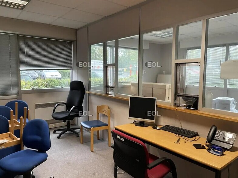 Flex in Cergy for lease - Building Photo - Image 2 of 10