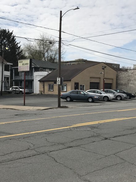 926 Wyoming Ave, Scranton, PA for sale - Building Photo - Image 1 of 1