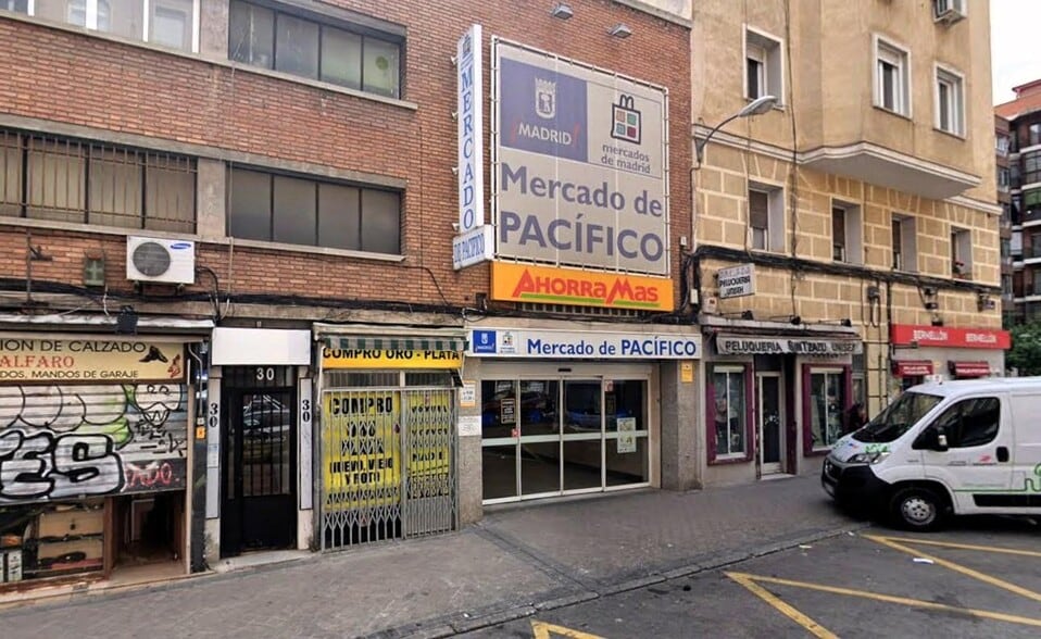 Retail in Madrid, Madrid for sale - Building Photo - Image 3 of 5