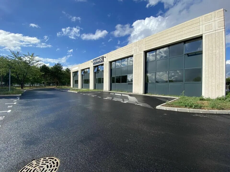 Office in Herblay-sur-Seine for lease Building Photo- Image 1 of 9