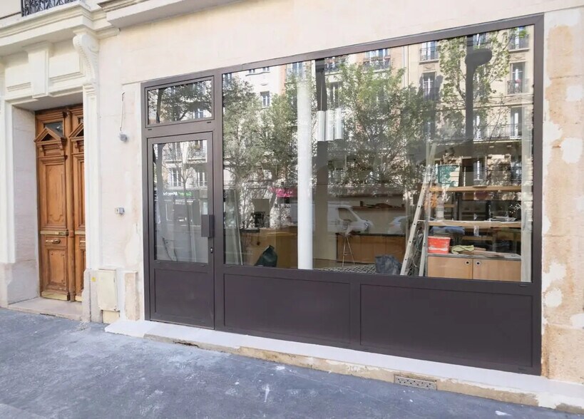 Retail in Paris for lease - Building Photo - Image 2 of 9