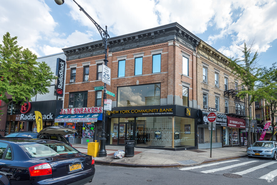 5732 Myrtle Ave, Ridgewood, NY for sale - Primary Photo - Image 1 of 1