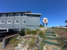 Newport Bay Motel - Motel