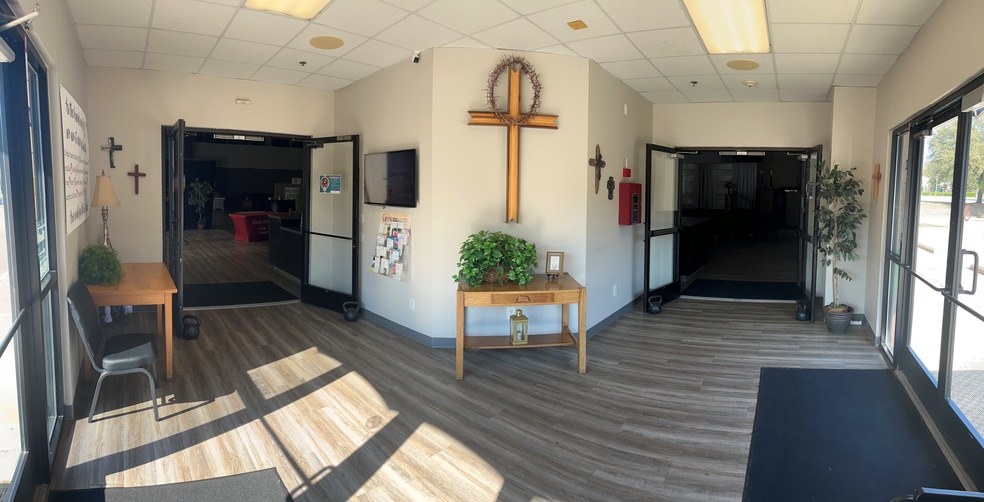 2565 MacArthur Blvd, Lewisville, TX for sale - Lobby - Image 3 of 15