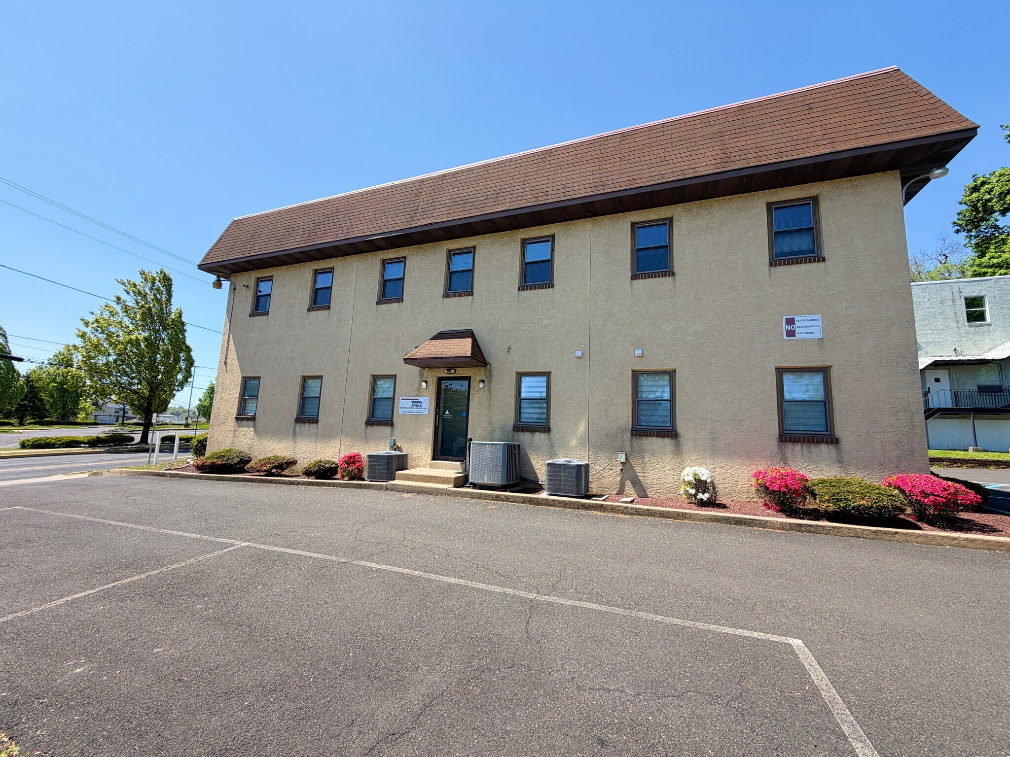 216 Cedar Ave, Willow Grove, PA for lease Building Photo- Image 1 of 14
