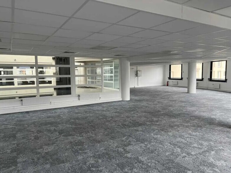 192/196 Rue Houdan, Sceaux for lease - Interior Photo - Image 2 of 8