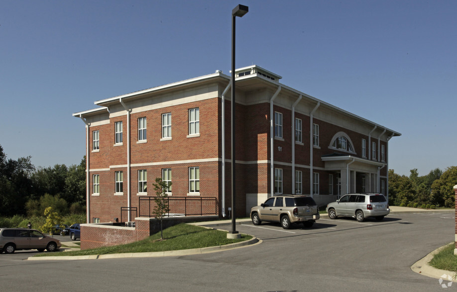 101 Financial Dr, Elizabethtown, KY for lease - Primary Photo - Image 1 of 72