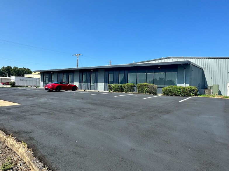 4041 Hatcher Cir, Memphis, TN for sale - Building Photo - Image 1 of 1