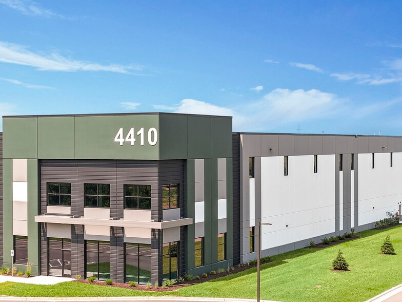 4410 Daentl Rd, Deforest, WI for lease - Building Photo - Image 2 of 11