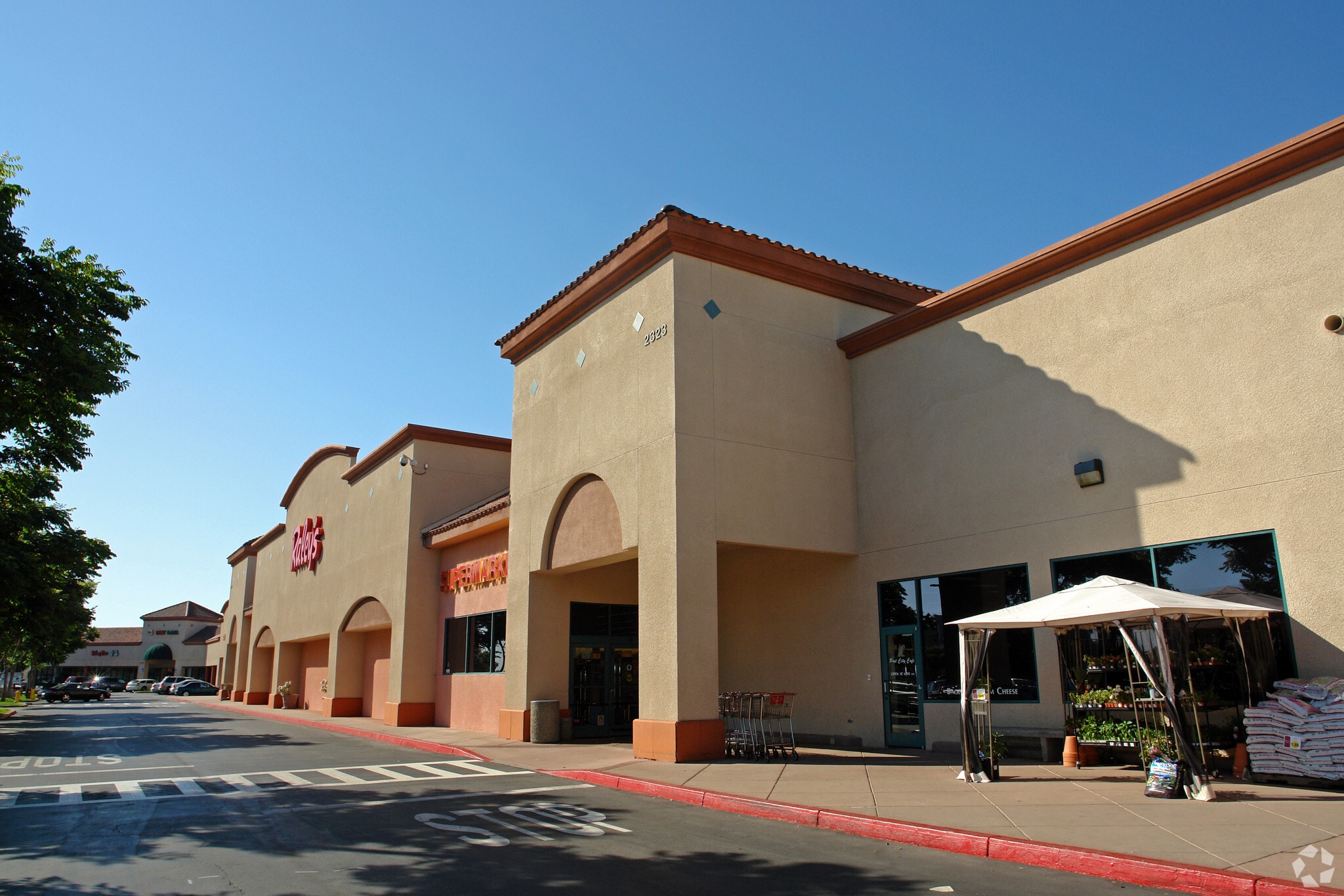 2309-2339 W Hammer Ln, Stockton, CA for lease Primary Photo- Image 1 of 2
