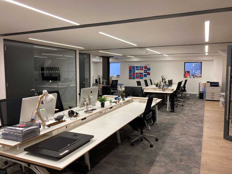 32 Parker St, London for sale - Interior Photo - Image 3 of 15