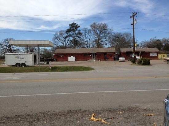 26126 Highway 105 West, Montgomery, TX for sale - Primary Photo - Image 1 of 1