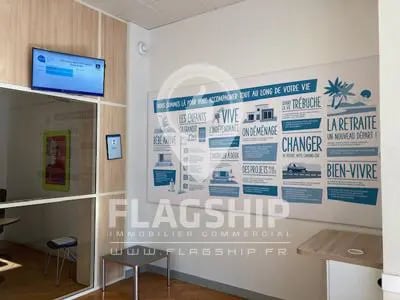 Retail in Paris for lease - Interior Photo - Image 3 of 3