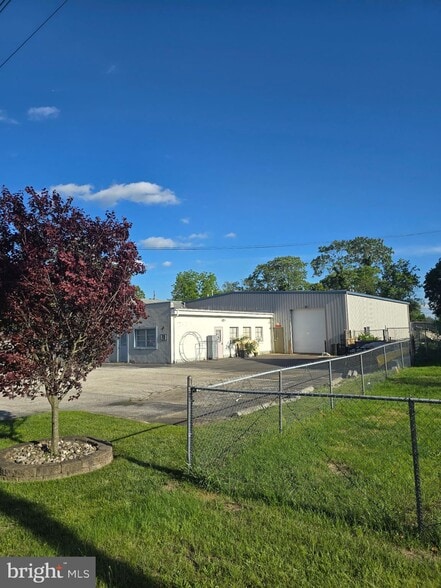 415 Oxford St, Vineland, NJ for sale - Building Photo - Image 2 of 2