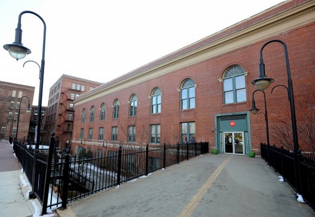 40 Harlow St, Bangor, ME 04401