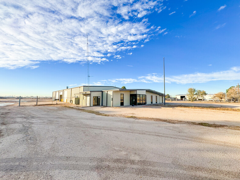 2585 W Interstate 20, Odessa, TX for lease - Building Photo - Image 1 of 21