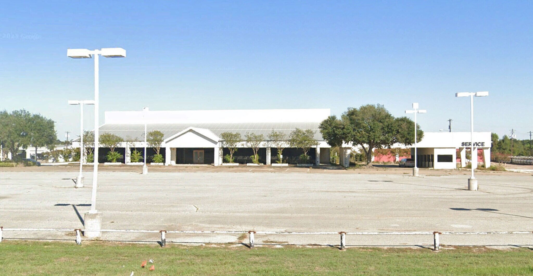 1100 Business Highway 290 N, Hempstead, TX for lease Building Photo- Image 1 of 12