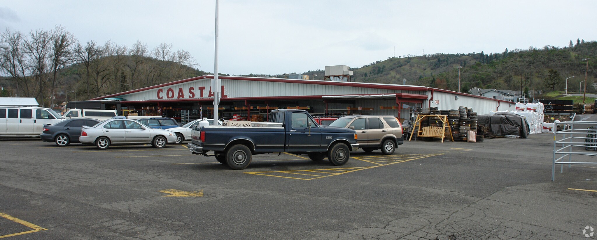 740 NE Garden Valley Blvd, Roseburg, OR, 97470 Retail Space For Lease