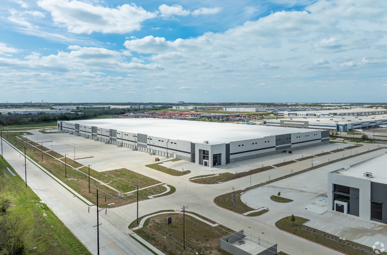 1401-1501 E Pleasant Run Rd, Wilmer, TX for lease Building Photo- Image 1 of 7