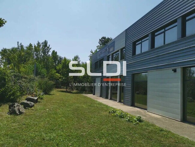 Location Local d'activités 378 m² à 781 m²