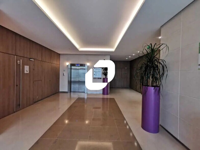 21 Rue Du Jura, Rungis for lease - Lobby - Image 3 of 14