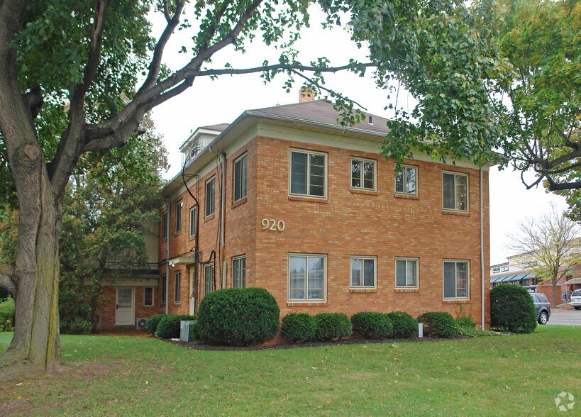 920 Winton Rd S, Rochester, NY for sale - Primary Photo - Image 1 of 1