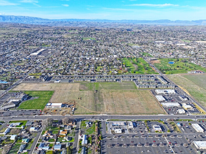 6600 W Nob Hill Blvd, Yakima, WA for sale - Building Photo - Image 2 of 8