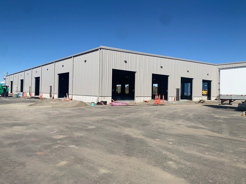 254 Pleasant St, West Bridgewater, MA for lease - Building Photo - Image 2 of 6