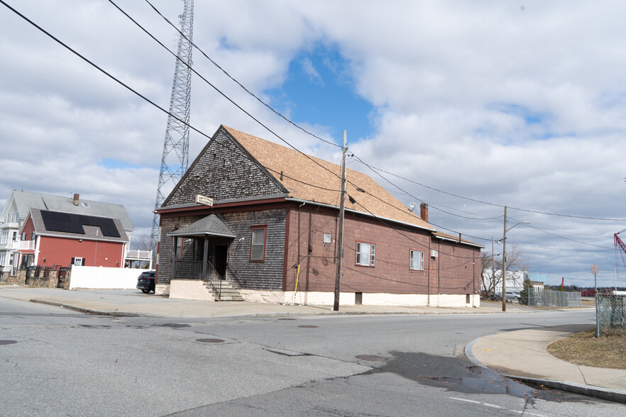 418 S Front St, New Bedford, MA for sale - Building Photo - Image 1 of 12