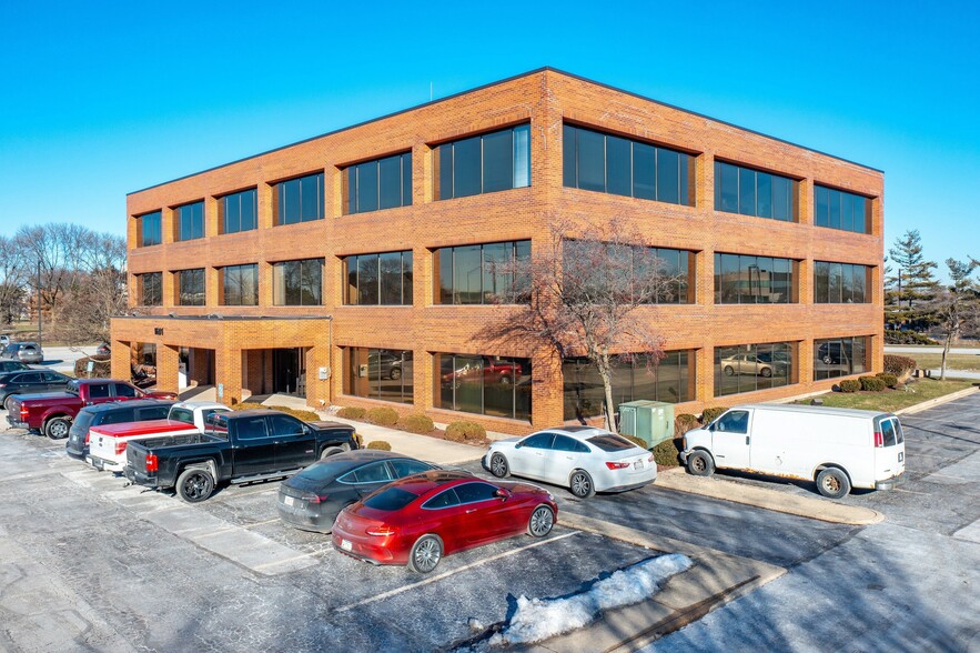 1601 Bond St, Naperville, IL for lease - Building Photo - Image 1 of 8