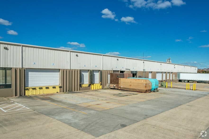 7890 Notes Dr, Manassas, VA for lease - Building Photo - Image 3 of 5