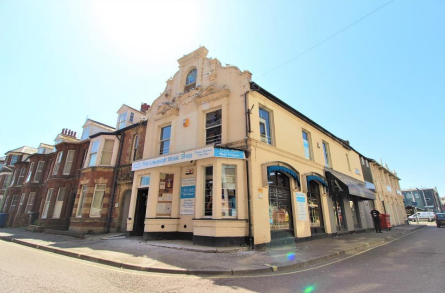 11-11A Grove Rd, Lowestoft for sale - Building Photo - Image 1 of 1