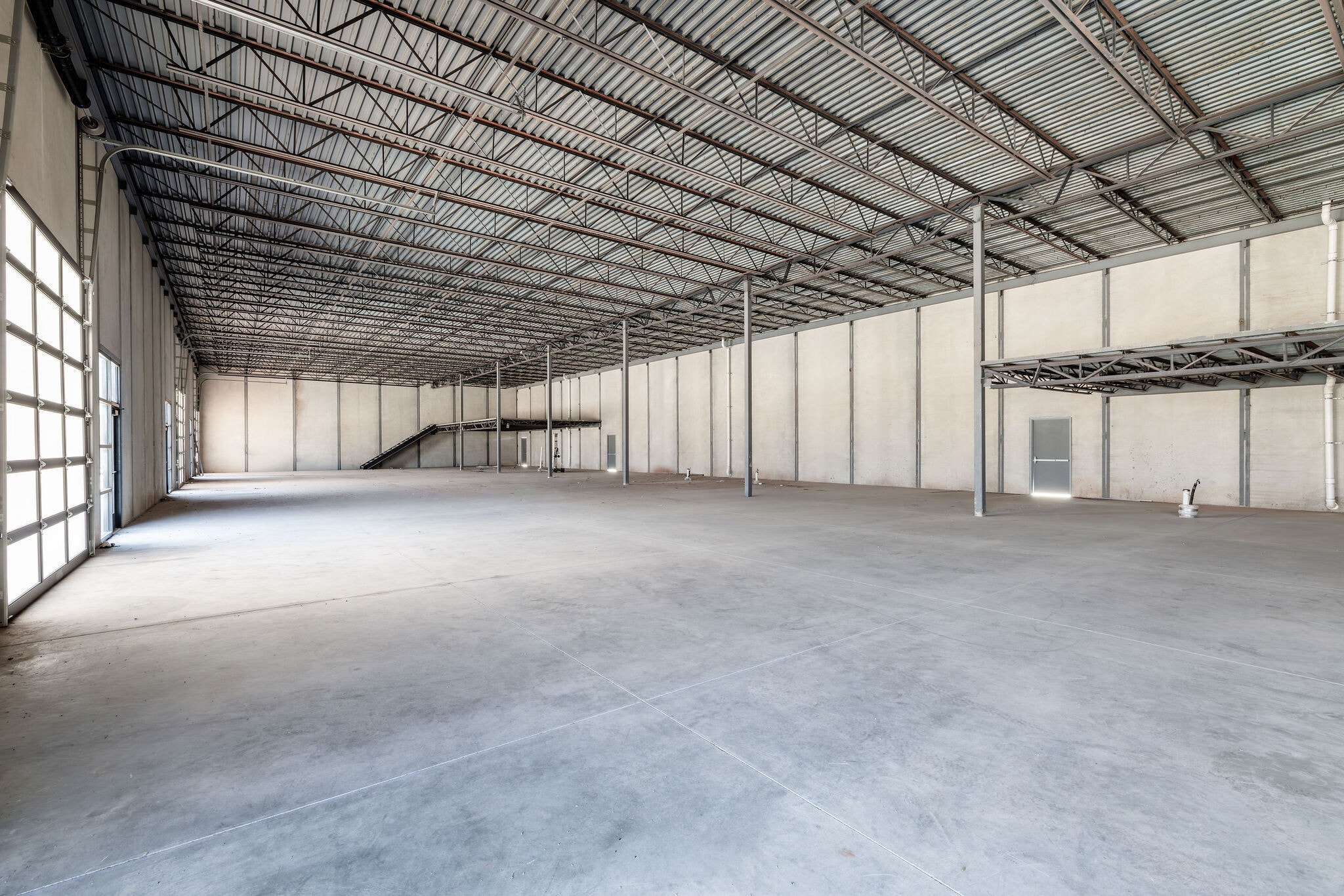 15924 Ironstone Dr, Edmond, OK for lease Interior Photo- Image 1 of 40