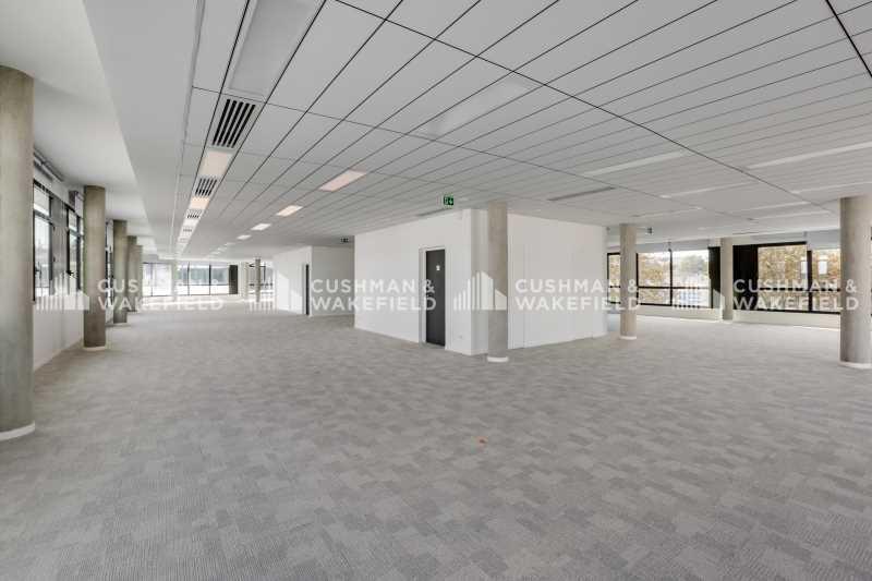 2 Chemin Du Tronchon, Champagne-au-Mont-d'Or for lease - Interior Photo - Image 2 of 38