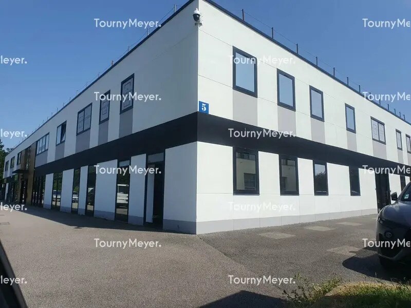 Office in Lorient for lease Building Photo- Image 1 of 4