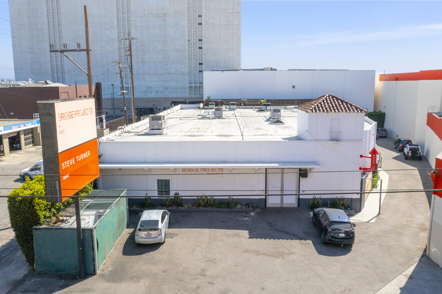 6820-6830 Santa Monica Blvd, Los Angeles, CA for sale - Building Photo - Image 1 of 15