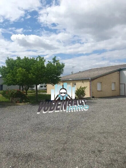 Flex in Blan for sale - Building Photo - Image 2 of 6