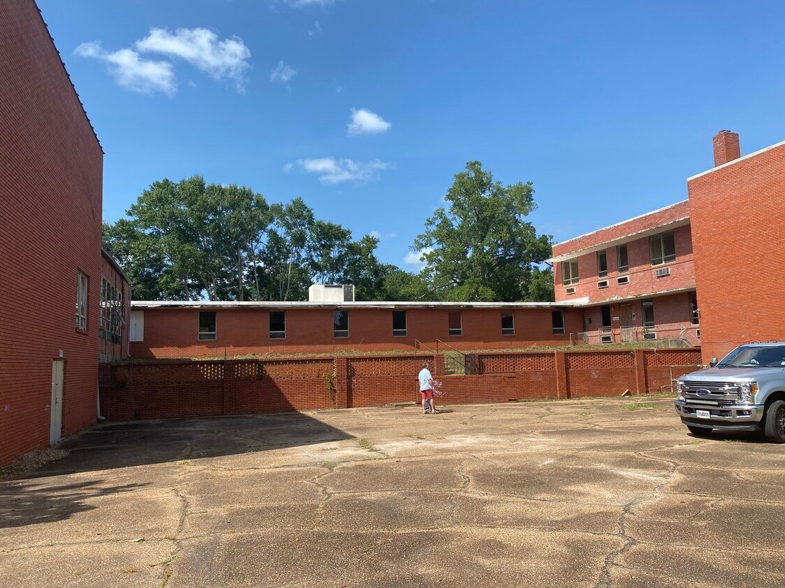 300 N Jackson St, Brookhaven, MS for sale Primary Photo- Image 1 of 7