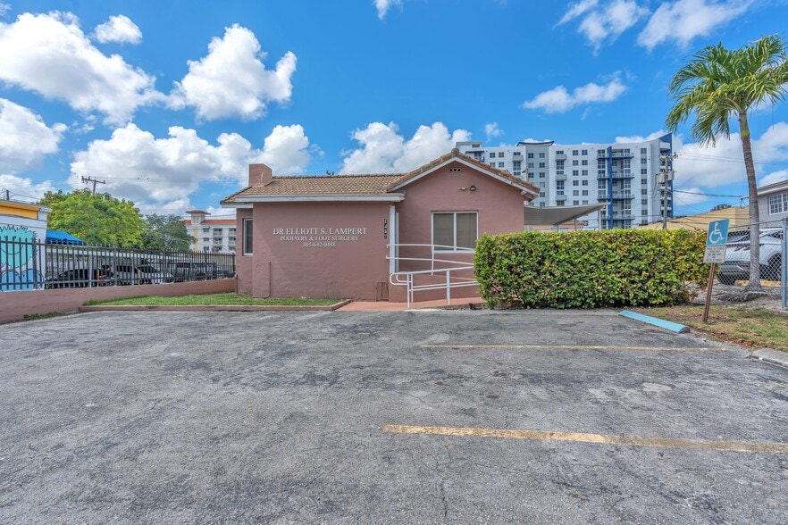 1437 SW 1st St, Miami, FL for sale - Building Photo - Image 3 of 16