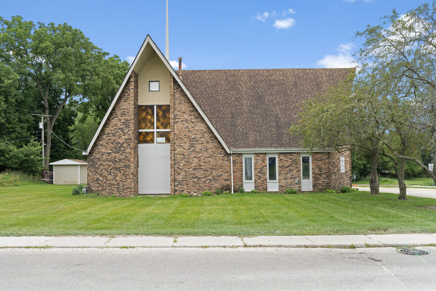 275 Skyline Dr, Carpentersville, IL for sale - Building Photo - Image 2 of 24