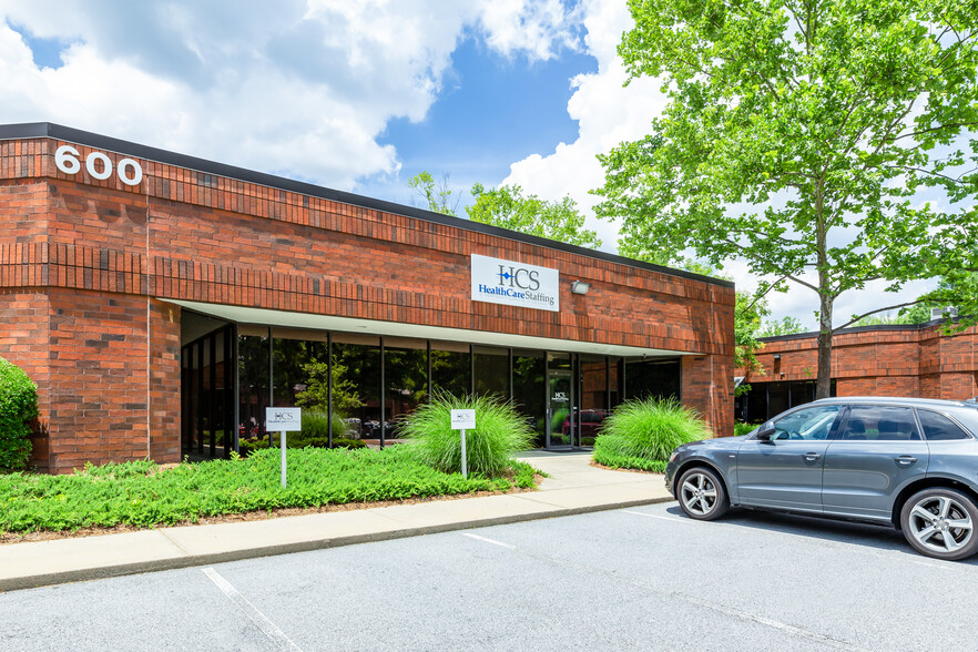 1688 Phoenix Pky, College Park, GA for lease - Building Photo - Image 1 of 6