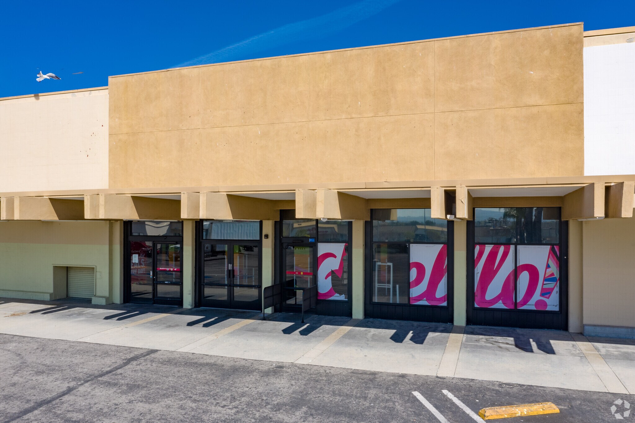 9231000 N San Fernando Blvd, Burbank, CA 91504 Kmart Center