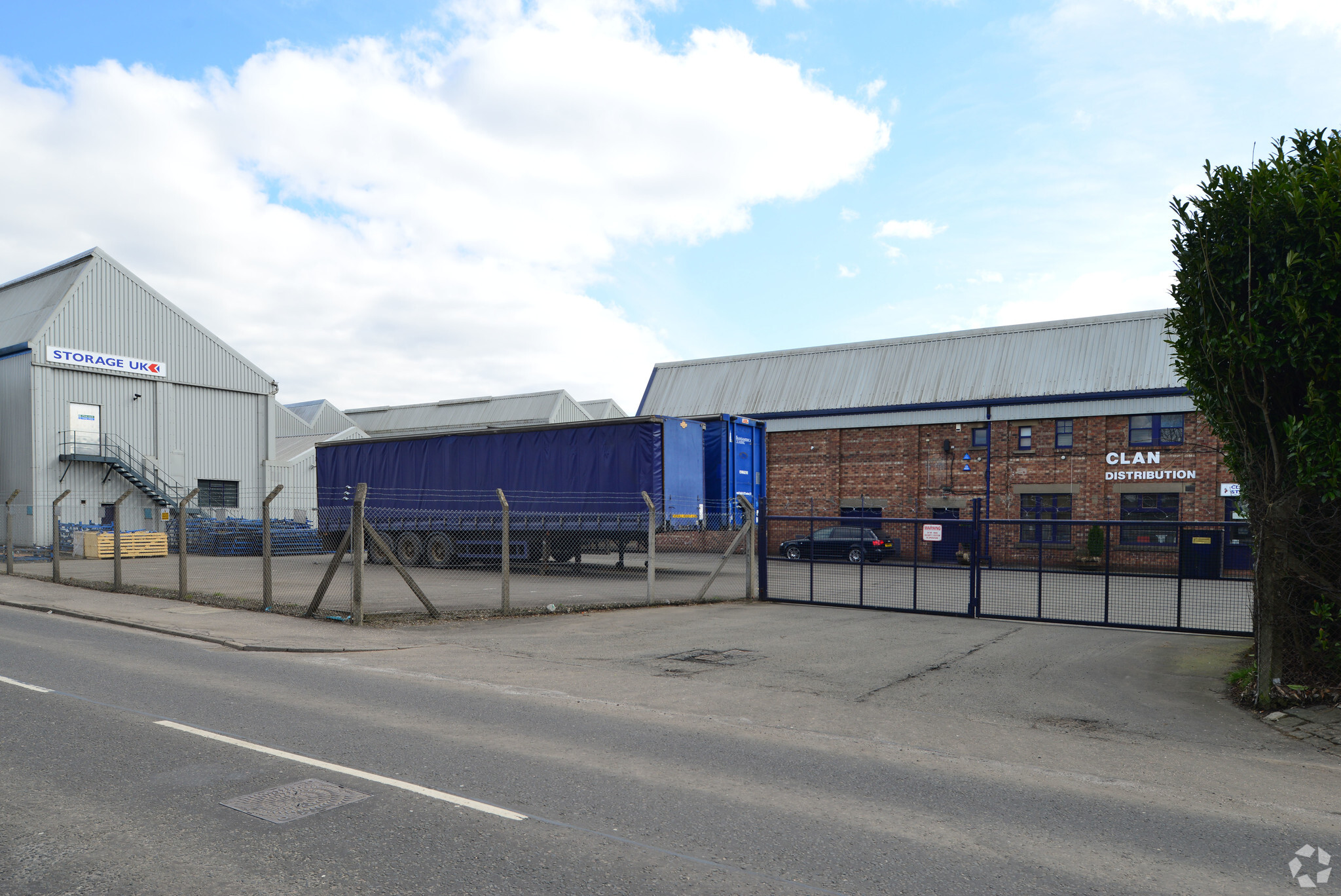 Seabegs Rd, Bonnybridge for lease Primary Photo- Image 1 of 3