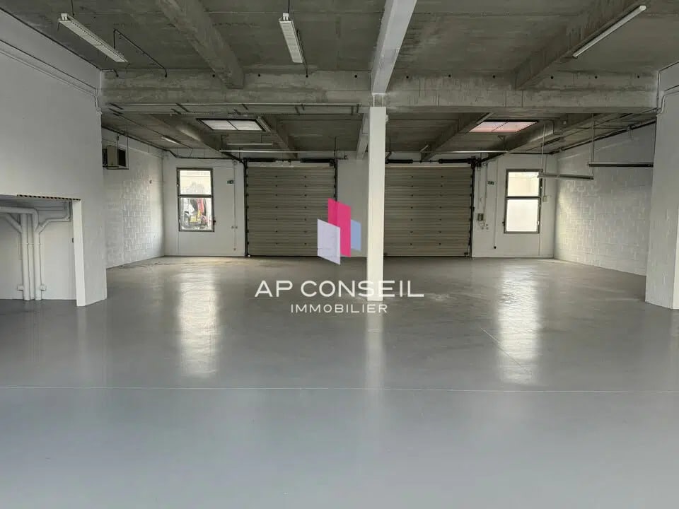 Industrial in La Verrière for lease Interior Photo- Image 1 of 5